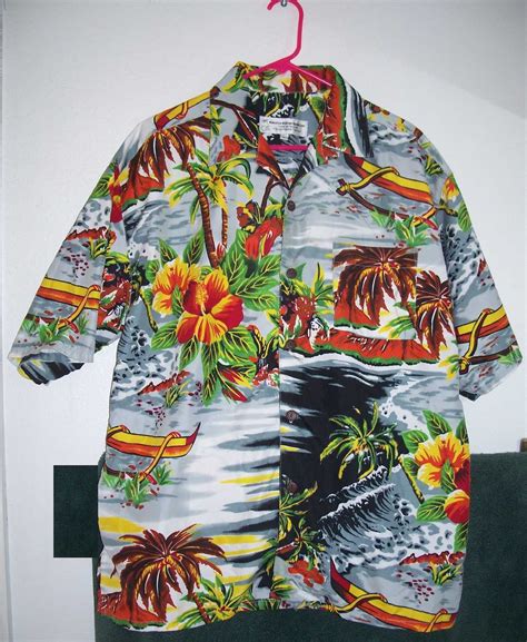 Hawaiian Vintage Collection Shirt Hawaiian Style Size Large 2200