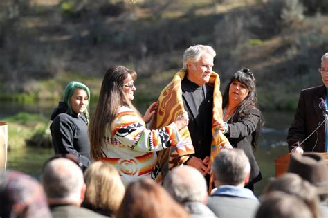 Ranchers Klamath Tribes Sign Deal To Share Water The Columbian