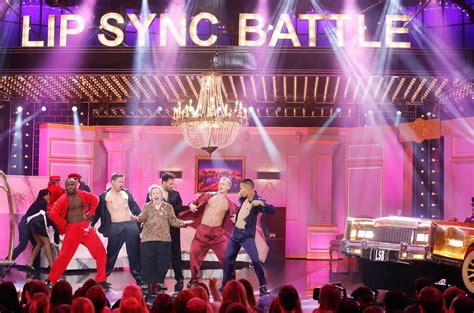 Kathy Bates Performs Bruno Mars That S What I Like On Lip Sync Battle Watch Teaser Billboard