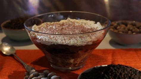 For a more authentic this is hard to rate because i think of sweetened hot chocolate, which this is not! Trifle de selva negra (Black forest trifle) - Paul ...