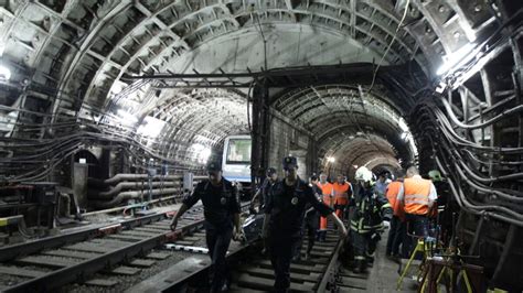 Moscow Metro Workers Detained In Deadly Subway Crash