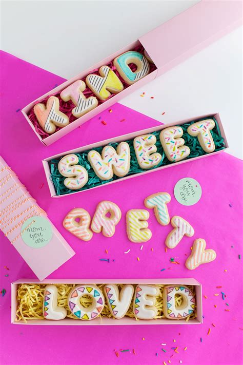 Does she have a sweet tooth? MOTHERS DAY COOKIE CARDS - Tell Love and Party