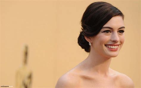 Anne Hathaway Smiling Face Wallpapers Wallpaper Cave