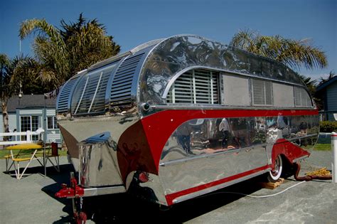 Vintage Trailers Popular Trend Among All Generations