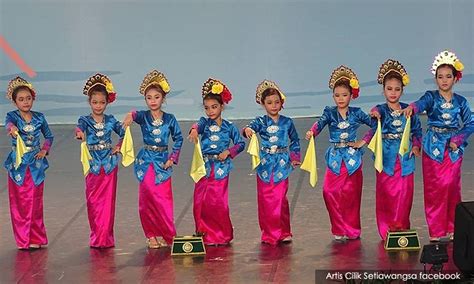 Penari Kebudayaan Cilik Tunjuk Bakat Di Sydney