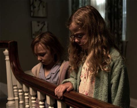 Megan Charpentier And Isabelle Nélisse In Mama 2013 Horror Movies