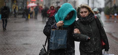 В москве продолжается аномальный снегопад. В Москве на майских выходных ожидается снегопад