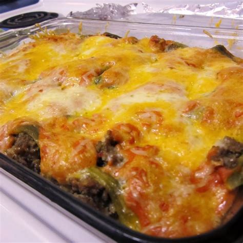 Scrumptious chile relleno casserole is easy to make, vegetarian, and has the southwest flavor of the traditional dish. Stuffed Chili Relleno Casserole | Chili relleno, Mexican ...