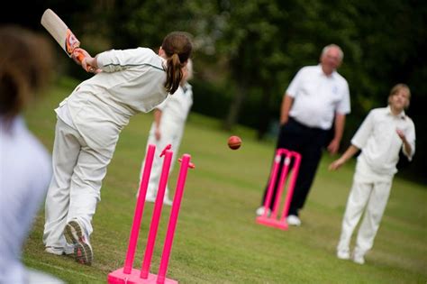 Girls Cricket At Beaconsfield Cricket Club