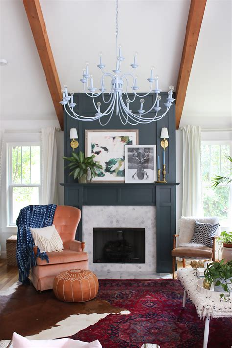 Accent wall in a box can be a perfect way to break up a large room, to emphasize a particularly great architectural feature, liven' up a wall, or to an accent wall provides an immediate 'draw' and can be used in just about any room, including the kitchen, hallway, fireplace, bathroom, shelves, around. Layered Living Room Reveal | The White Buffalo Styling Co ...