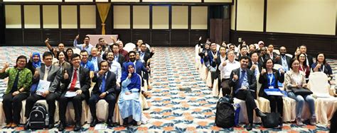 Aifa sdn bhd & audiomarc co. From left: Dr Au Yong, Prof Yu, Prof Choong, Prof Ariff ...