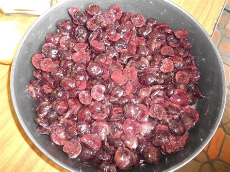 Pour cherry mixture into prepared crust. Madhouse Family Reviews: Recipe : Black Cherry Crisp