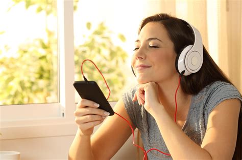 Under 30s Risking Going Deaf By Listening To Music Too Loudly Through
