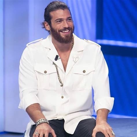 The handsome actor became so popular in recent months due to his role in the new tv series early bird. Ilaria scrive a C'è posta per te per chiedere scusa a sua ...
