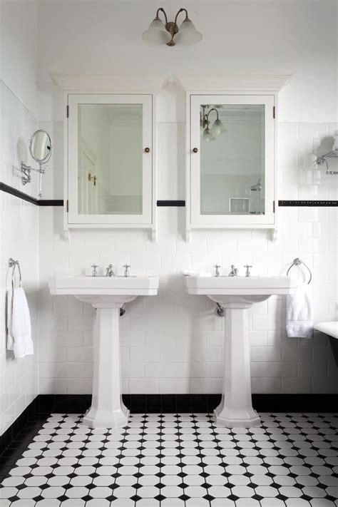 30 Stunning Art Deco Bathrooms Mirrors Lights And Vanities In 2021 Art Deco Bathroom Tile