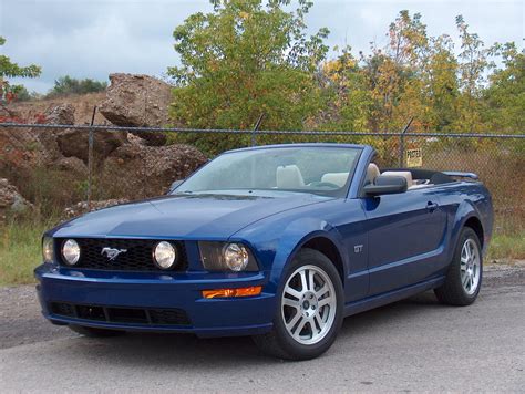 2005 Ford Mustang Convertible News Reviews Msrp Ratings With