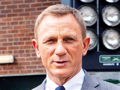 Daniel Craig Back On ‘bond 25 Set After Injury