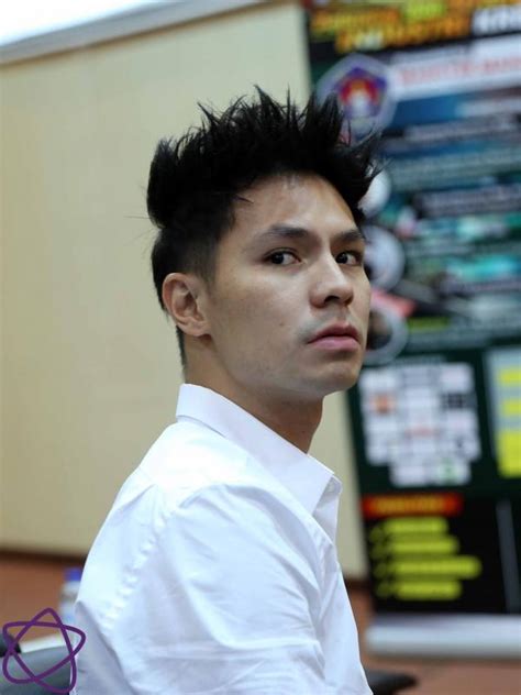 Aktor satu ini sudah memulai karir sebagai model. Untung Bisnis, Fero Walandouw Beli Mobil Mewah - News ...