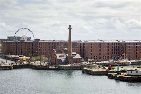 3840x2560 Albert Dock Liverpool Pumphouse Waterfront 4k Wallpaper