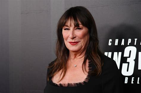 Exclusive Oscar Winning Actress Anjelica Huston Urges National Institutes Of Health To Stop