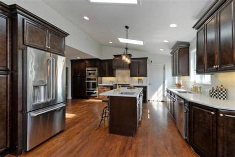 It's really a dark brown that is usually mistaken to be a true black. Espresso kitchen cabinets - trendy color for your kitchen ...