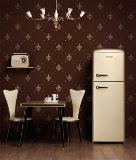 Dagli anni '80 in poi lo stile � divenuto sempre pi� sobrio alleggerendo le linee e lasciando pi� spazio in camera da letto. cucina vintage: anni '50, anni '60, anni '70, anni '80 ...