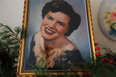 Years Later Singer Patsy Cline Celebrated In Hometown The New York Times