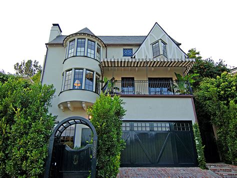 Find los angeles apartments, condos, townhomes, single family homes, and much more on trulia. House of the Week: Rumored Rental to the Stars