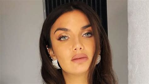 Elettra lamborghini ha deciso di cancellare molti dei suoi tatuaggi. Elettra Lamborghini cancella i tatuaggi in vista delle ...