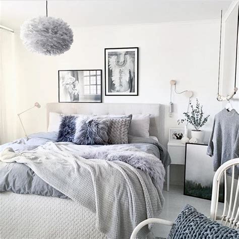 From traditional to cutting edge. Best 25+ Light grey bedrooms ideas on Pinterest | Grey ...