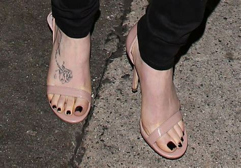 Pin By Cloe On Lily Collins Lily Collins Beautiful Feet Feet