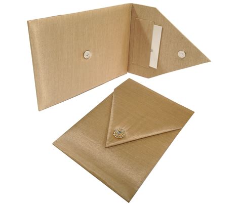 The function of wedding envelopes are not only limited to being placeholders for invitations. Special handcrafted Wedding Envelope Design With Padding ...