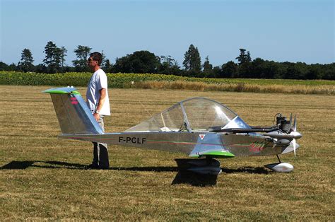 The Smallest Twin Engine Airplane In The World With The Ma Flickr