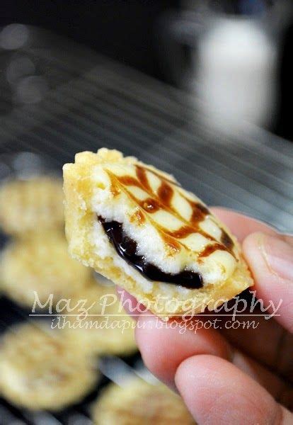The cheese custard yield is more than enough to fill the tart pastry. Nutella Cheese Tart