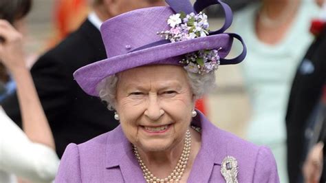 Netflix Plans Original Uk Drama About The Queen Bbc News