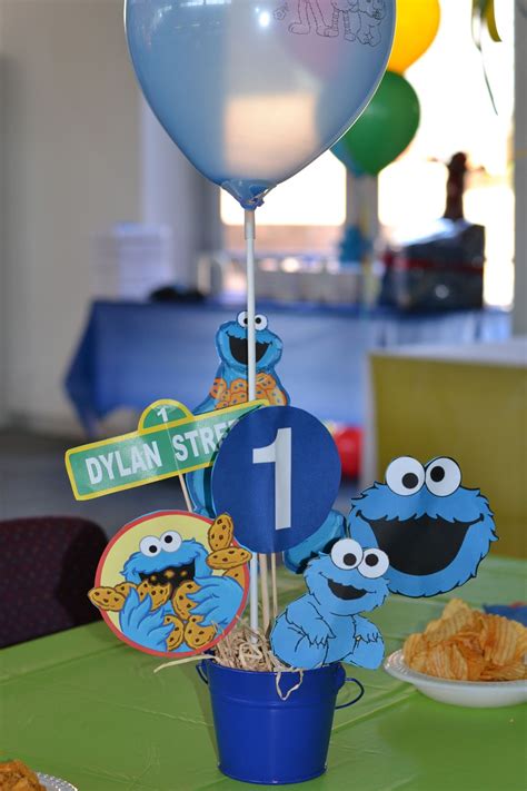Последние твиты от cookie monster (@mecookiemonster). Cookie Monster Table decoration / center piece made by ...