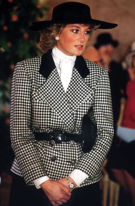 All The Iconic Princess Diana Outfits We Want To See On The Crown Princess Diana Fashion Lady