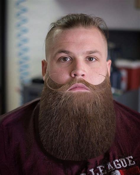 39 Best Beard Styles For Round Face Fashion Hombre Undercut With Beard Goatee Beard Beard