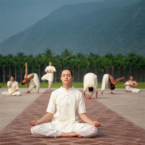 La Hatha Yoga Yogasanas
