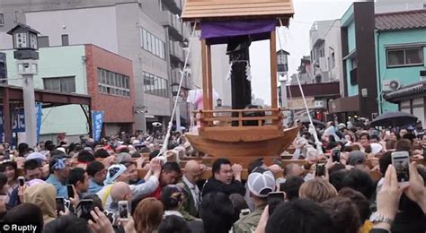 Crowds Clamour To Touch Giant Penis In Japanese Ceremony Daily Mail