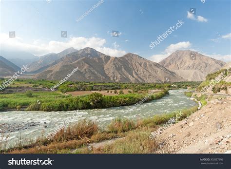 Valley Of River Canete Peru Imagen De Archivo Stock 303537506