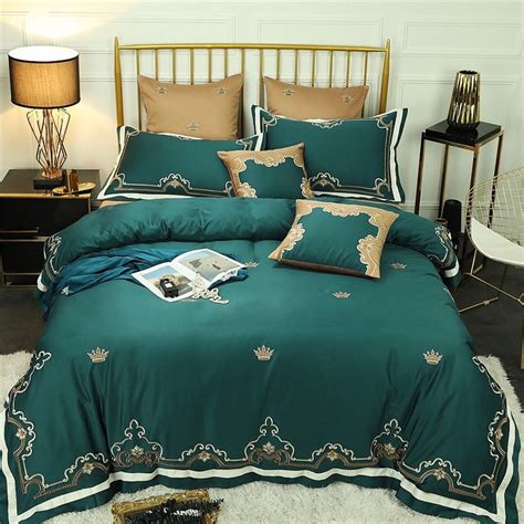 2018 Luxury Embroidery Egyptian Cotton Crown Bedding Set Queen King