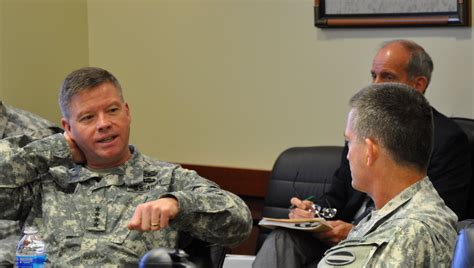 Forscom Tradoc Commanding Generals Meet Discuss Way Ahead Article