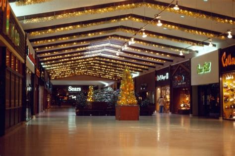 Devonshire Mall In The 1970s Windsor Ontario Canada Devonshire
