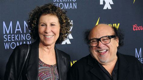 rhea perlman says she s still married to danny devito despite being separated since 2012