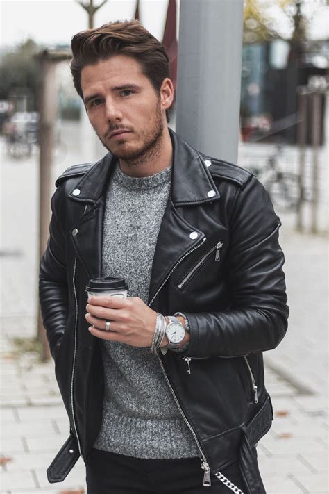 30 Casual Black Leather Jacket Outfit Ideas That Will Make You Look