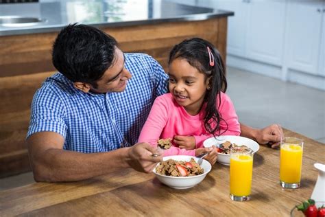 5 Healthy And Nutritious Indian Breakfasts For Kids To Kickstart Their Day