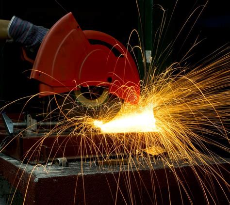 Cutting Steel Blanks With Hand Plasma A Large Number Of Bright Sparks