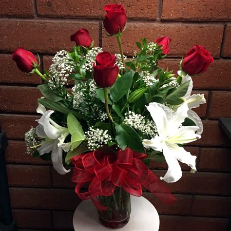 Long Stem Red Roses And Crystal Blanca Lilies Vase In San Diego Ca