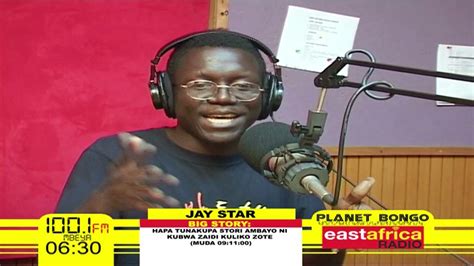 Coyo rapa kutoka mwanza a akizitumia dakika zake 10 za maanganizi ndani ya planet bongo. Dakika 10 Za Maangamizi - Jay Star | Planet Bongo - YouTube